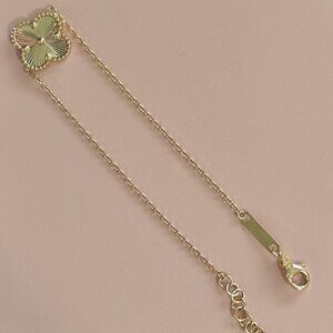 18k Gold Bracelet single clover charm - Part 1